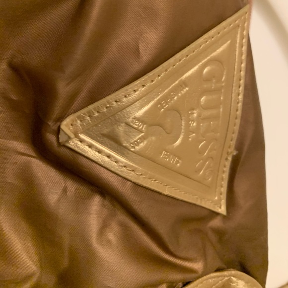 Guess Overnight/Weekender - Picture 2 of 8